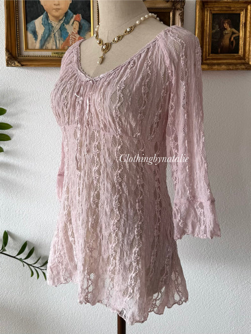 Stretchy Purple Lace Blouse Size S