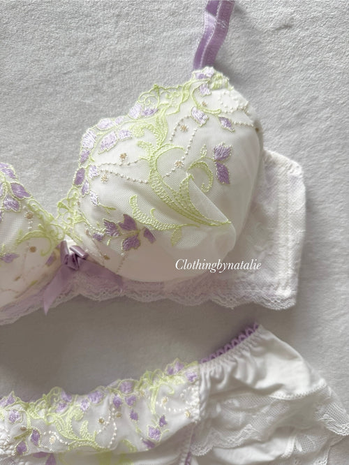 Japanese White Floral Lingerie Set Size 80C