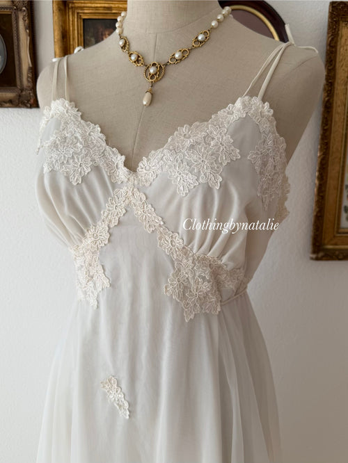 Gotham White Nylon Chiffon Babydoll Size S/M