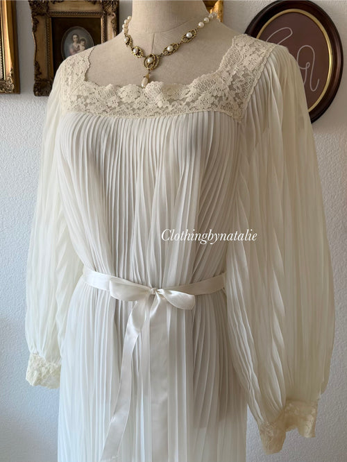 Evete Pleated Maxi Nylon Gown Size M