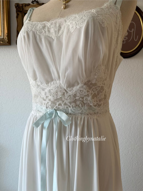 Vanity Fair White Nylon Babydoll Size S