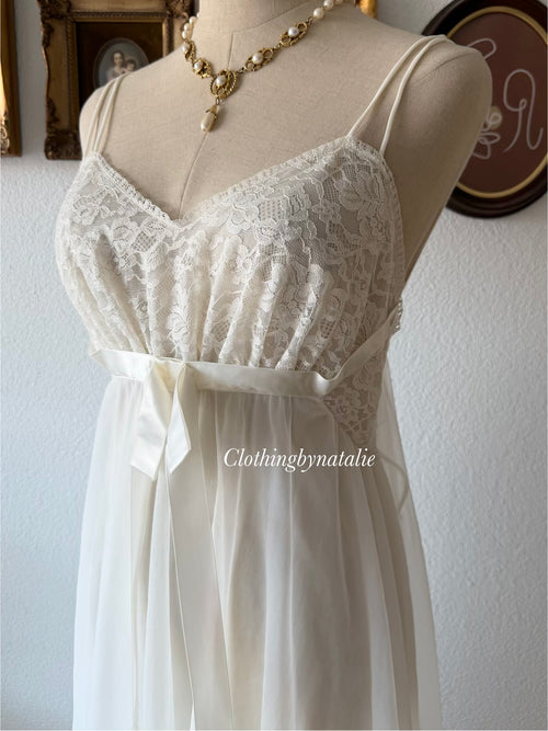 Vanity Fair White Nylon Chiffon Babydoll size S