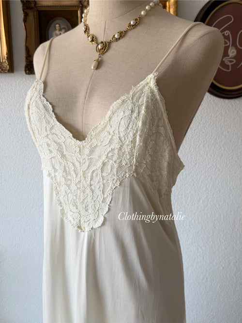 Val Mode Cream Nylon Maxi Peignoir Set Size M