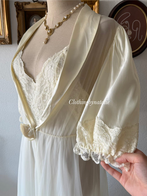 Val Mode Cream Nylon Maxi Peignoir Set Size M