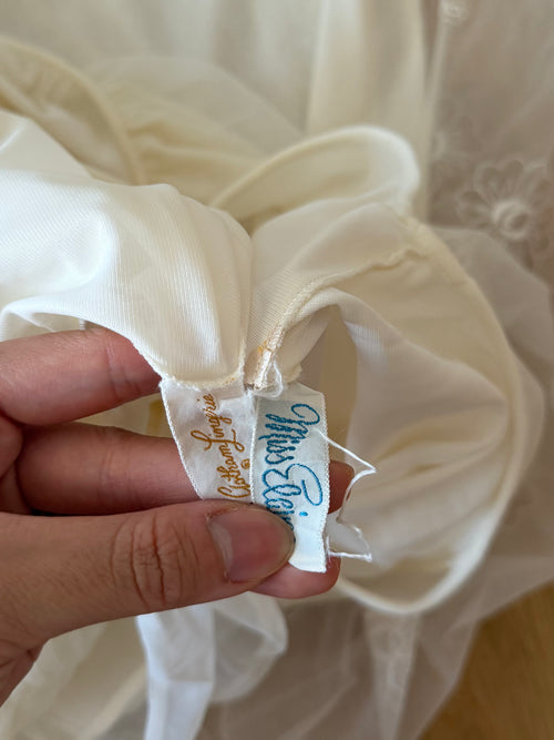 Miss Elaine White Nylon Peignoir Set Size S/M