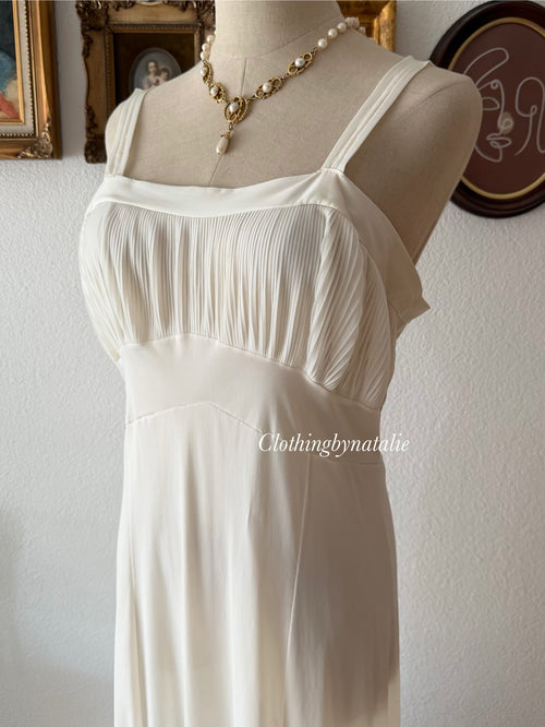 Vintage Cream Nylon Pleated Peignoir Set Size M