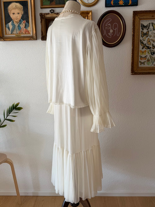 Vintage Cream Nylon Pleated Peignoir Set Size M