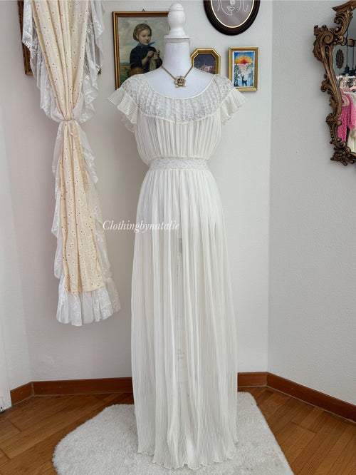 VTG Barbizon Pleated Chiffon Maxi Dress (size M)