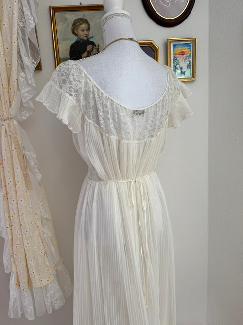 VTG Barbizon Pleated Chiffon Maxi Dress (size M)