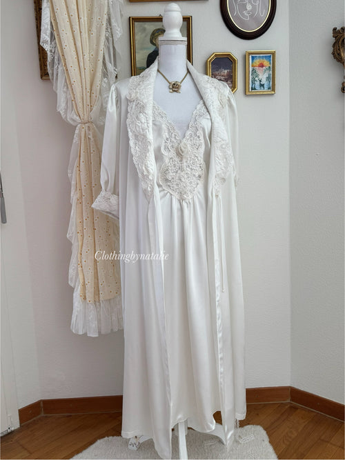 Intimate Concepts by Terry Russo White Satin Peignoir Set (size M)
