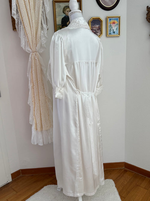 Intimate Concepts by Terry Russo White Satin Peignoir Set (size M)