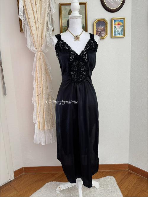 Intimate Concepts by Terry Ruso Black Satin Peignoir Set (size S/M)
