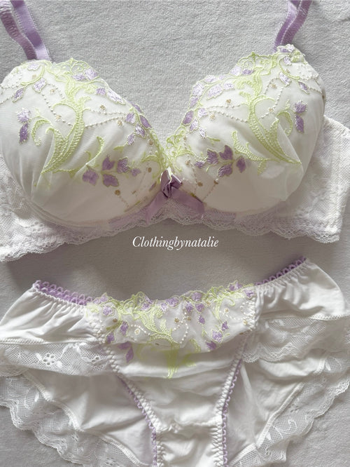 Japanese White Floral Lingerie Set Size 80C