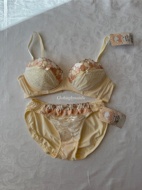 Sanrio Yellow Lace Set (New-75B/C)