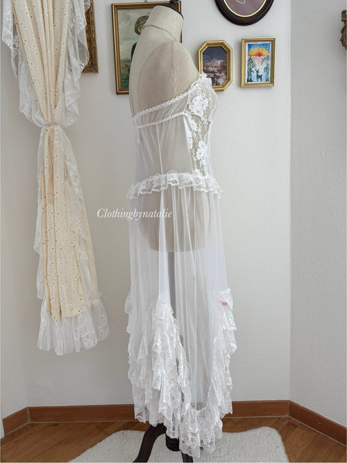 Escante Frilly White Lace Maxi Lingerie size S/M