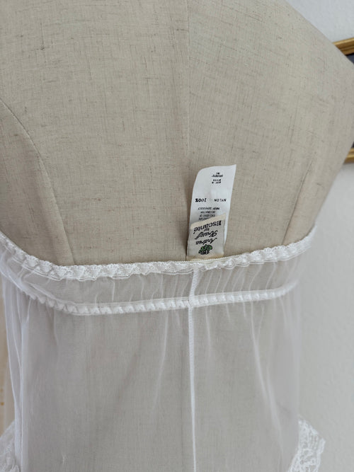Escante Frilly White Lace Maxi Lingerie size S/M