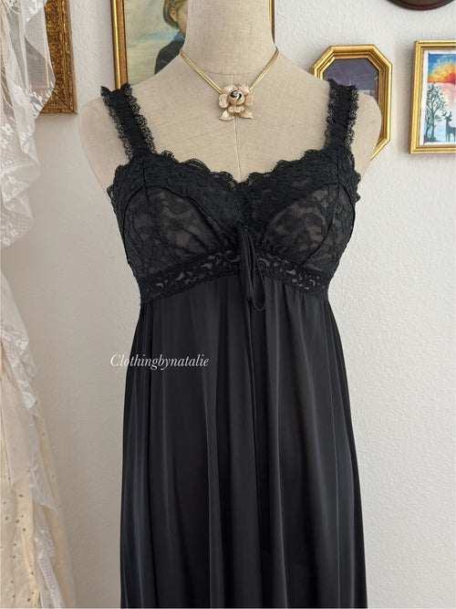 VTG Olga Black Lace Nylon Maxi Peignoir size S/M