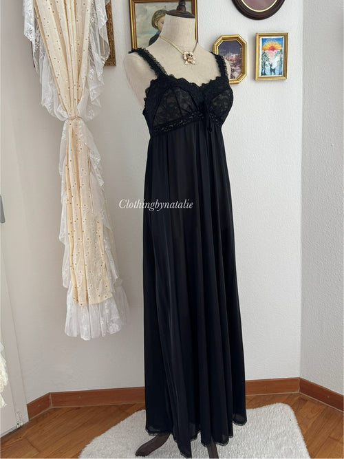 VTG Olga Black Lace Nylon Maxi Peignoir size S/M