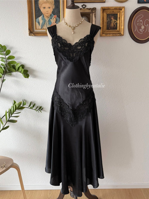 Flora Nikrooz Black Drop Waist Slip Size M