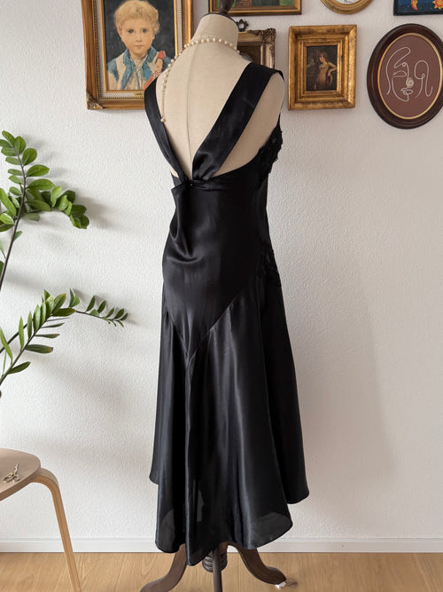Flora Nikrooz Black Drop Waist Slip Size M