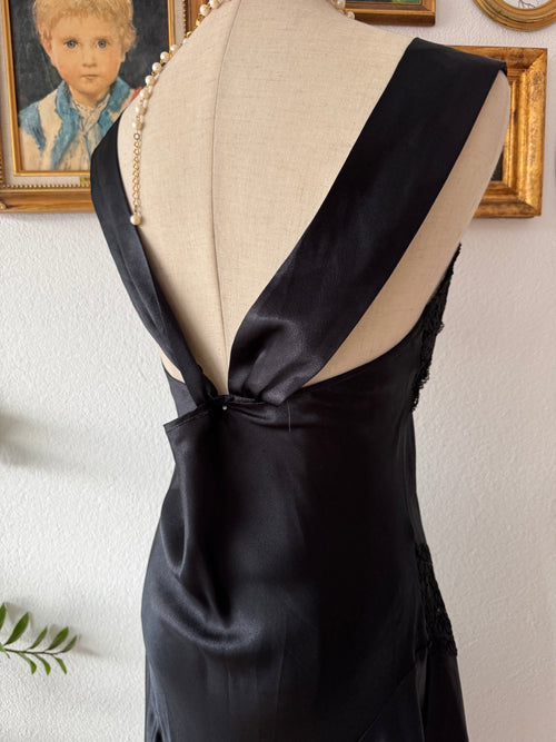 Flora Nikrooz Black Drop Waist Slip Size M