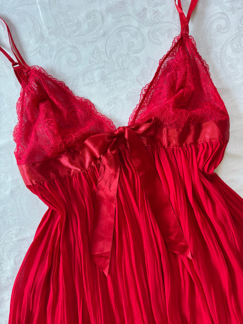 VS Red Pleated Chiffon Babydoll (L)
