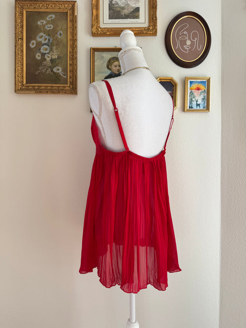 VS Red Pleated Chiffon Babydoll (L)