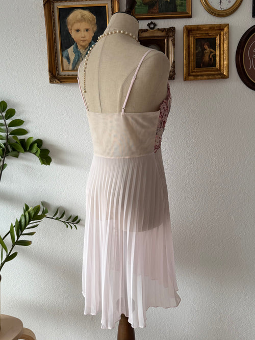 Fairy Pink Pleated Chiffon Slip Size S