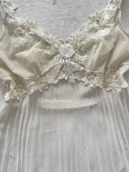 Fairy White Pleated Chiffon Slip Size M