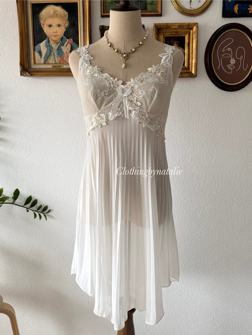 Fairy White Pleated Chiffon Slip Size M