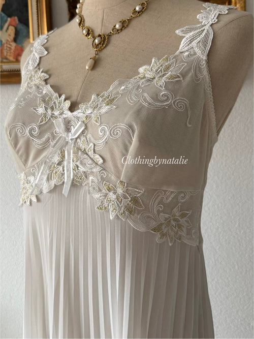 Fairy White Pleated Chiffon Slip Size M