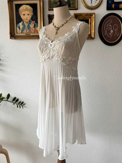 Fairy White Pleated Chiffon Slip Size M