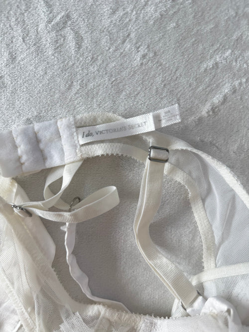 VS White Lace Apron (36B)