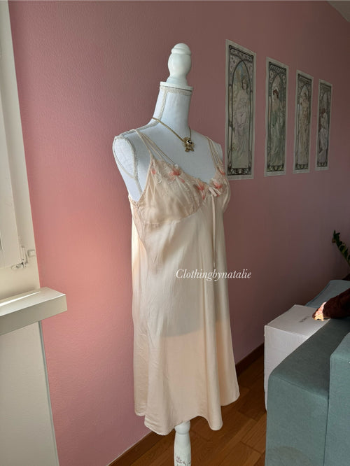 Vintage SILK Nude Slip (S/M)