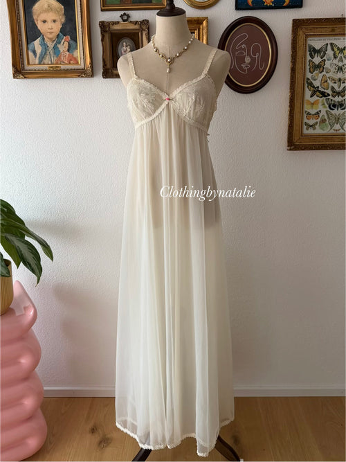 Vanity Fair Cream Maxi Nylon Nightgown size S/small M