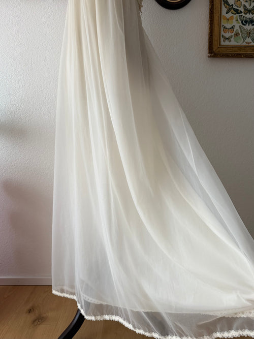 Vanity Fair Cream Maxi Nylon Nightgown size S/small M