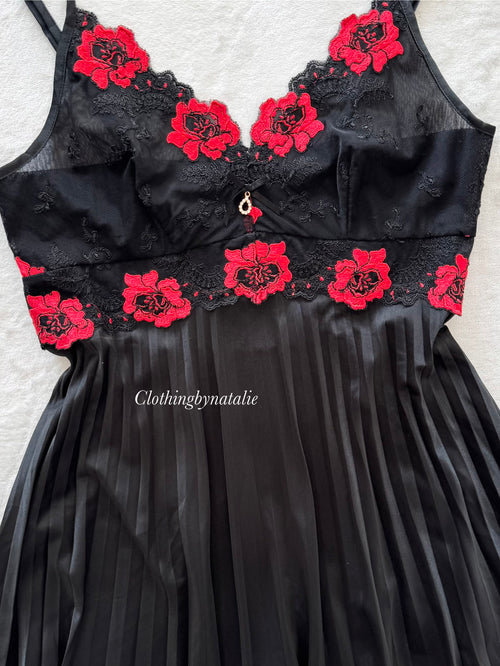 Black Pleated Nylon Nightgown Size S