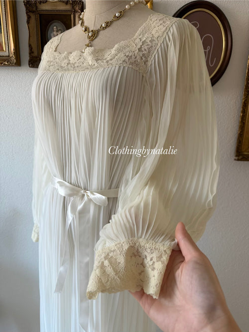 Evete Pleated Maxi Nylon Gown Size M