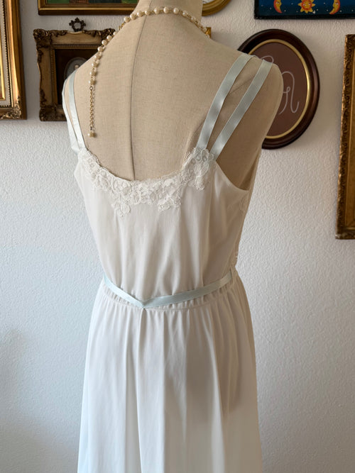 Vanity Fair White Nylon Babydoll Size S