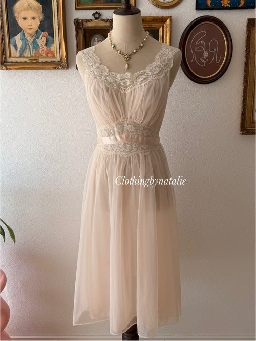 Vanity Fair Peach Nylon Nightgown size S