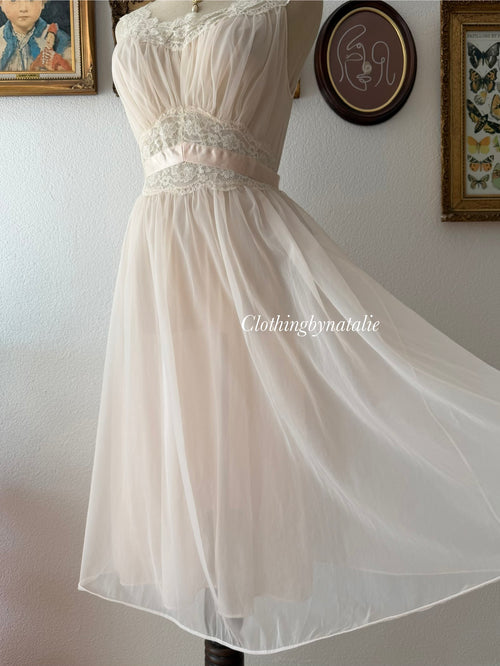 Vanity Fair Peach Nylon Nightgown size S