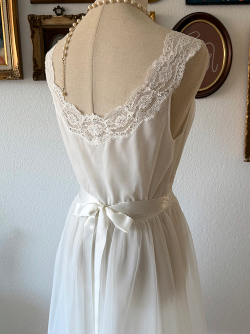 Vanity Fair Swan Nylon Chiffon Babydoll Size S