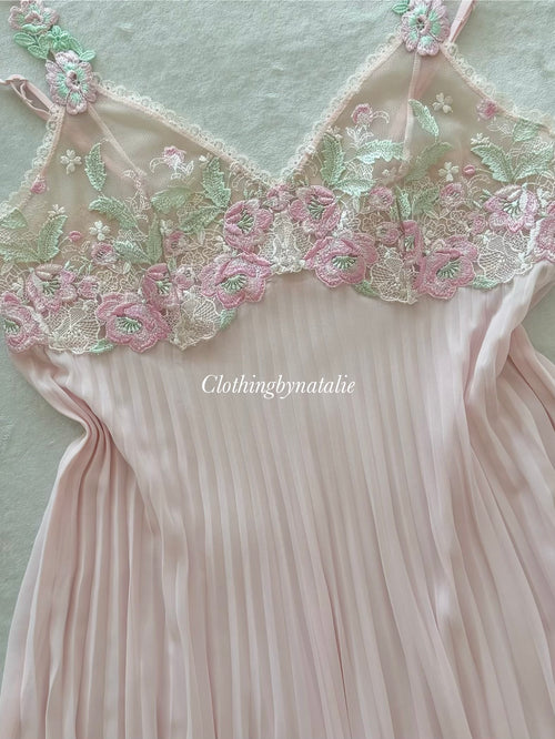 Wacoal Pleated Pink Chiffon Slip Size M