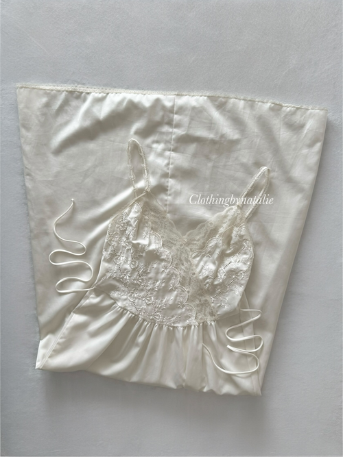 Vintage Victoria’s Secret White Maxi Gown Size M