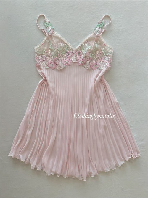 Wacoal Pleated Pink Chiffon Slip Size M